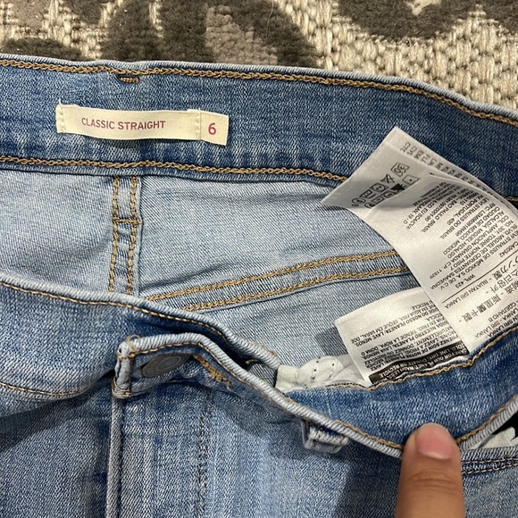 Levi Strauss & Co Jeans - Picture 3 of 5
